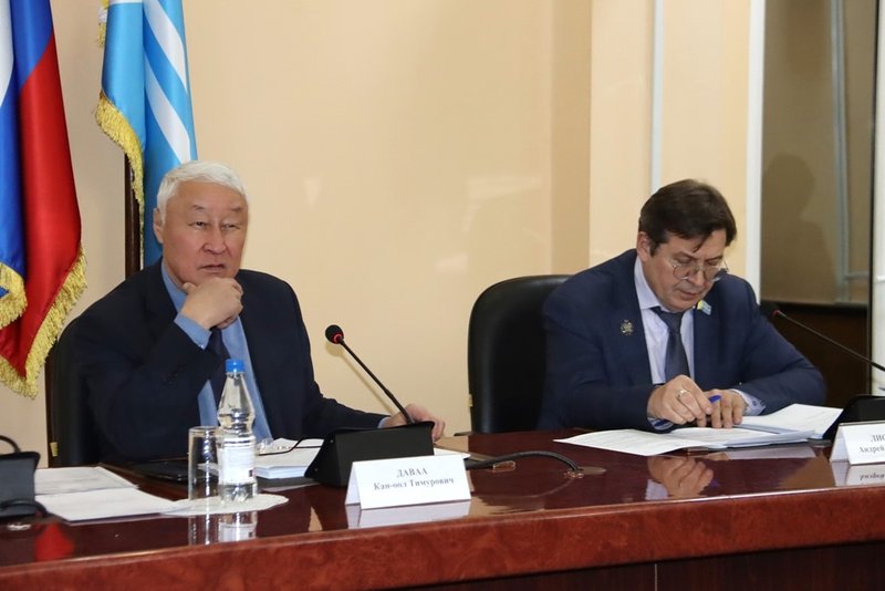 В Верховном Хурале Республики Тыва приняты решения, направленные на развитие экономики и поддержку инвестиций