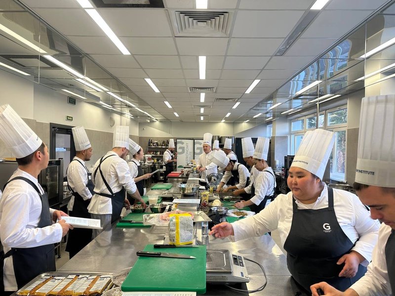 Кызылские шеф-повара прошли обучение в Сибирском университете гастрономии