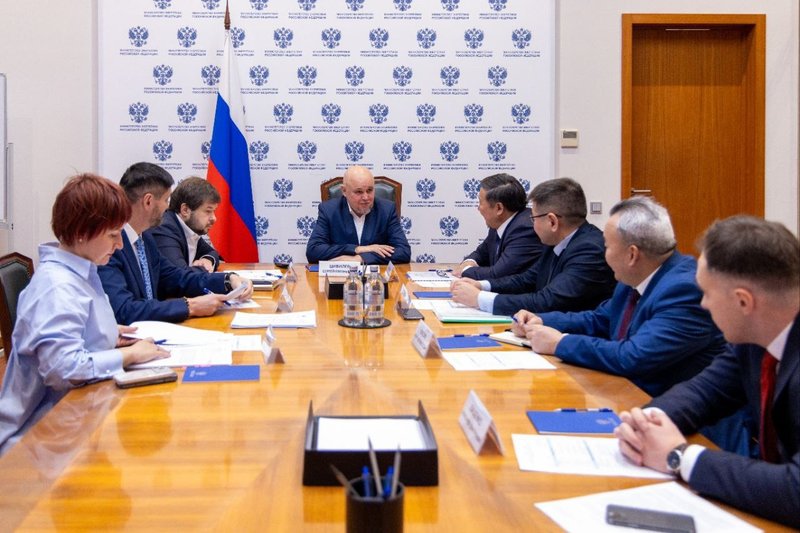 Глава Республики Тыва Владислав Ховалыг провел рабочую встречу в Москве по вопросам развития энергетики