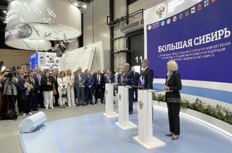 Делегация Тувы приняла участие в экспозиции «Большая Сибирь»