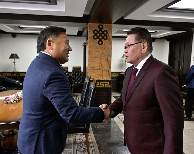 Глава Тувы встретился с послом Монголии в РФ